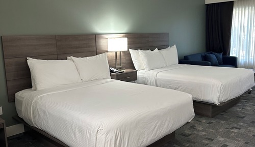 Standard Room, 2 Queen Beds, Garden View (Standard Two Queen Accessible)