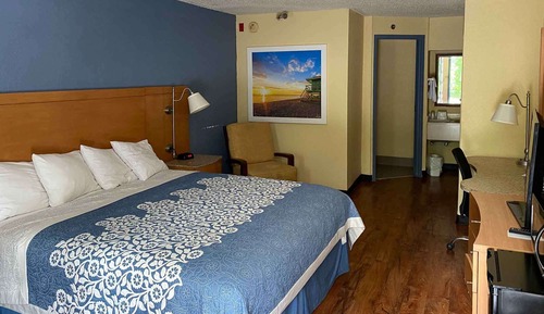 Standard Room, 1 King Bed, Non Smoking