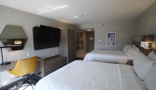Standard Room, 2 Queen Beds, Microwave