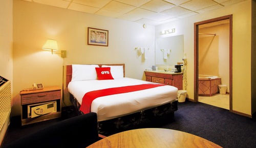 Premium Room, 1 Queen Bed, Jetted Tub