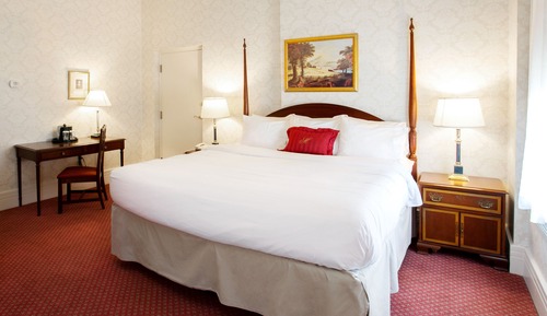 Standard Room, 1 King Bed