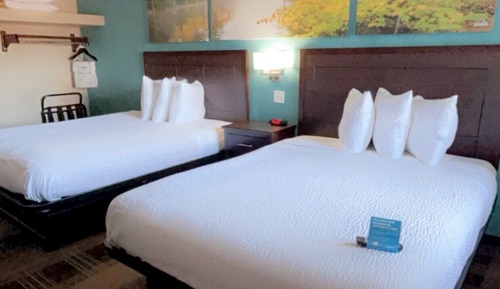 Suite, 2 Queen Beds, Smoking