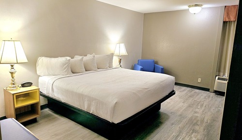Suite, 1 King Bed, Non Smoking