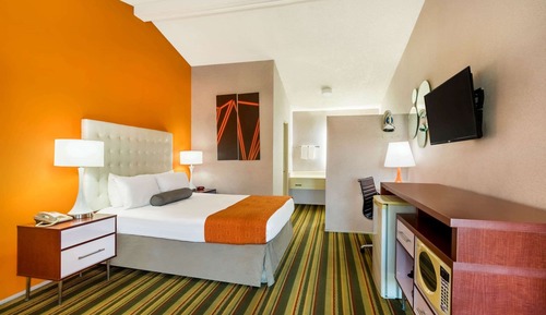 Standard Room, 1 Queen Bed, Non Smoking
