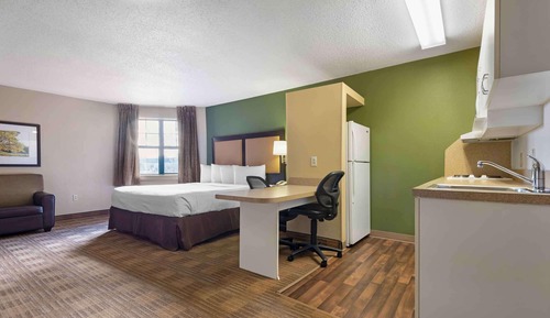 Studio, 1 King Bed, Non Smoking