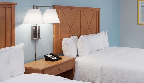 Standard room with two double beds