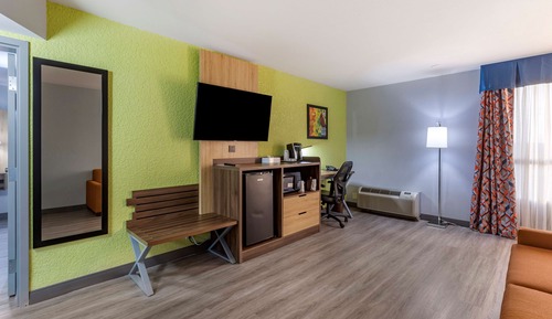 Suite, 1 Queen Bed, Non Smoking, Refrigerator & Microwave