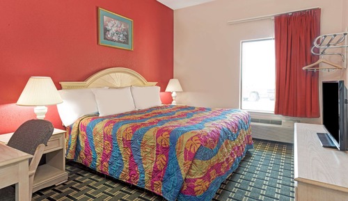 Standard Room, 1 Queen Bed, Smoking