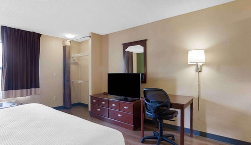 Deluxe Studio, 1 King Bed with Sofa bed, Non Smoking