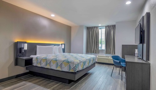 Standard Room, 1 King Bed, Smoking