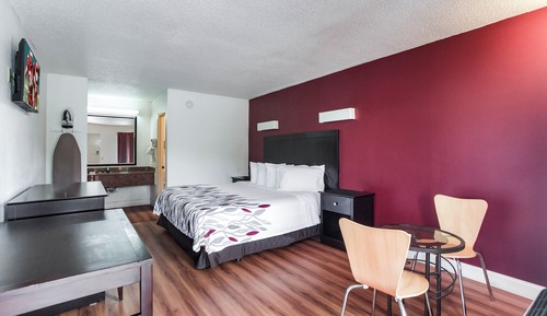Superior Room, 1 King Bed, Smoking