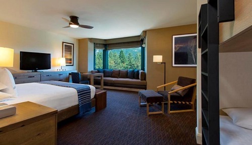 Family Suite, 1 King Bed (with built-in Twin bunk beds)