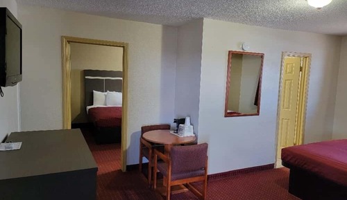 Suite, Non Smoking (3 Queen Beds)