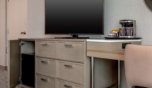 Junior Suite, 1 King Bed, Accessible (Roll In Shower)