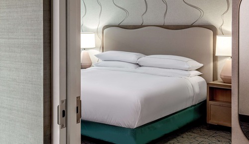 Suite (North Shore Suite with Parlor)