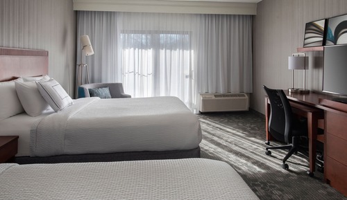 Standard Room, 2 Queen Beds, Non Smoking, Courtyard View (Hearing Accessible)