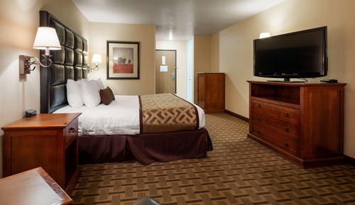 Standard Room, 1 King Bed, Accessible, Non Smoking