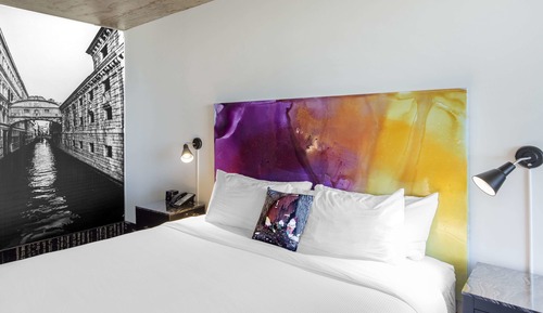 Room, 1 King Bed, Accessible (Mobility, Roll-In Shower)
