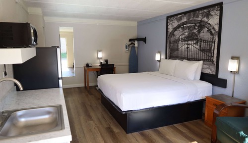 Room, 1 King Bed, Non Smoking (Efficiency)