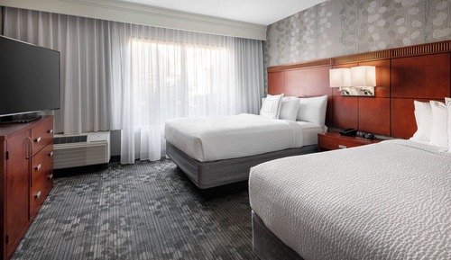 Suite, 1 Bedroom, Courtyard View