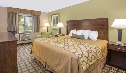 Room, 1 King Bed, Accessible, Non Smoking (Mobility)