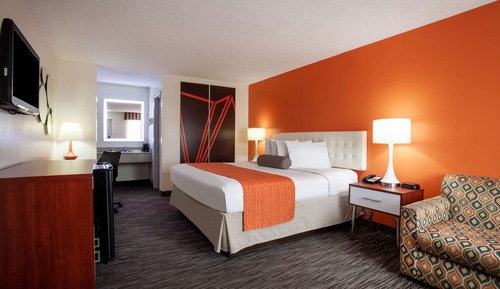 Standard Room, 1 King Bed