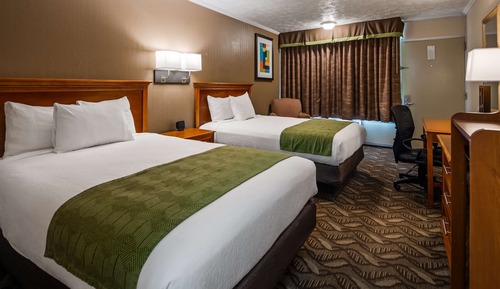 Standard Room, 2 Double Beds, Accessible, Refrigerator & Microwave (Exterior Access)