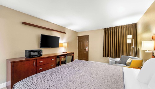 Standard Room, 1 King Bed, Smoking