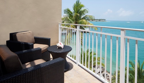 Room, 1 King Bed, Roll-in Shower, Oceanfront