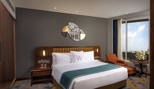 Suite, 1 King Bed, City View (Executive Suite)