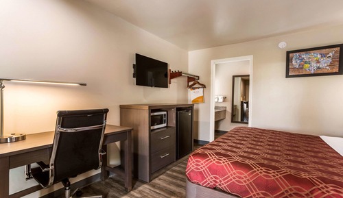 Room, 1 King Bed, Non Smoking (Jacuzzi)