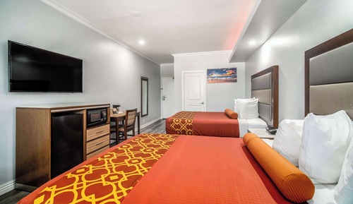Standard Room, 2 Queen Beds, Non Smoking