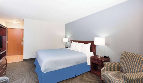 Standard Room, 1 King Bed, Non Smoking