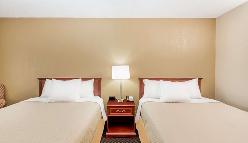 Standard Room, 2 Queen Beds, Non Smoking