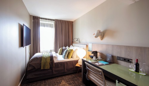Double Room (Compact)