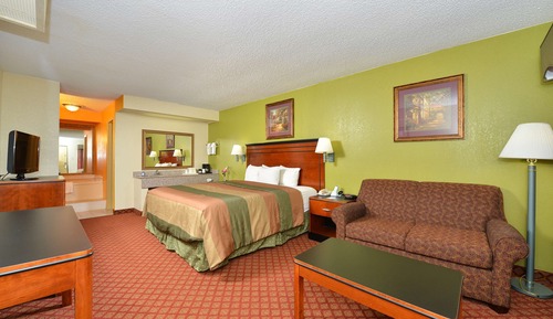 Suite, 1 King Bed, Smoking