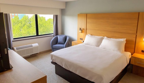 Deluxe Room, 1 King Bed, Non Smoking