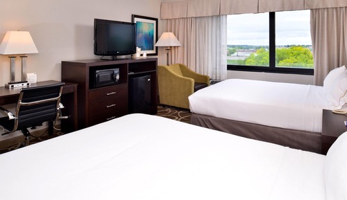 Deluxe Room, 2 Queen Beds, Mobility Accessible, Non Smoking (Hearing, Bathtub w/ Grab Bars)