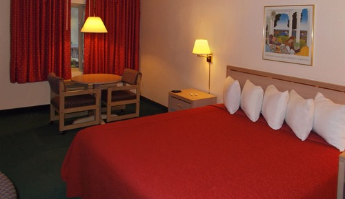 Standard Room, 1 King Bed
