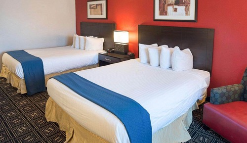 Standard Room, 2 Queen Beds, Non Smoking