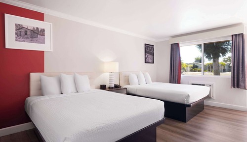 Room, 2 Queen Beds, Non Smoking