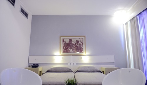 Comfort Room, 2 Twin Beds, Non Smoking, Refrigerator