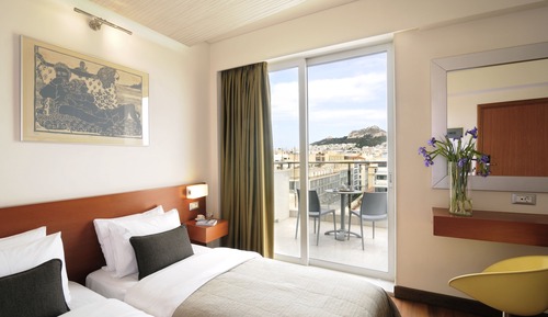 Comfort Room, 1 Queen Bed, Non Smoking, Refrigerator