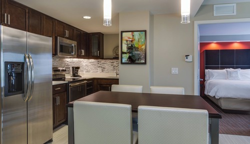Suite, 1 Bedroom, Non Smoking, Partial Ocean View (Mobility Accessible, Roll-in Shower)
