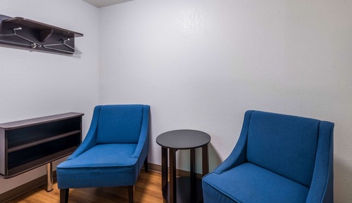 Deluxe Room, 1 King Bed, Non Smoking, Refrigerator & Microwave