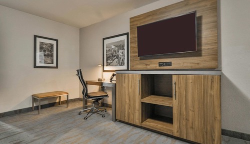 1 King Bed Suite with Sofa Bed, City View