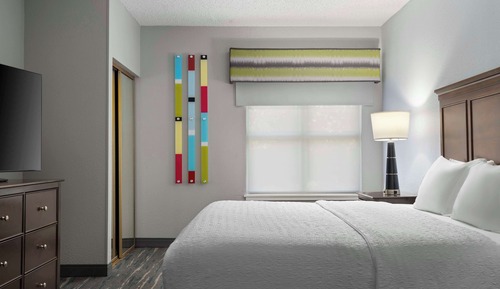 Suite, 1 King Bed, Accessible, Non Smoking