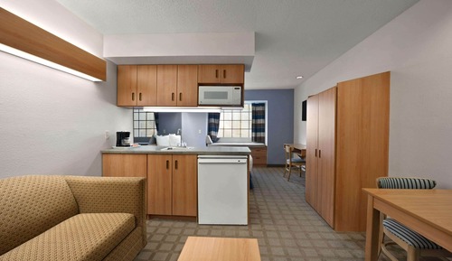 Studio Suite, 1 Queen Bed, Non Smoking