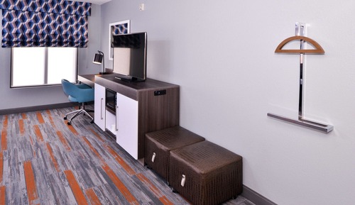 Studio, 1 King Bed, Accessible, Refrigerator & Microwave (Hearing & Sofa-bed)
