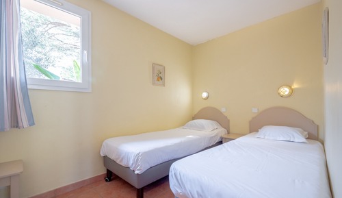 Apartment 6 people - 2 bedrooms - Terrace - Garden level